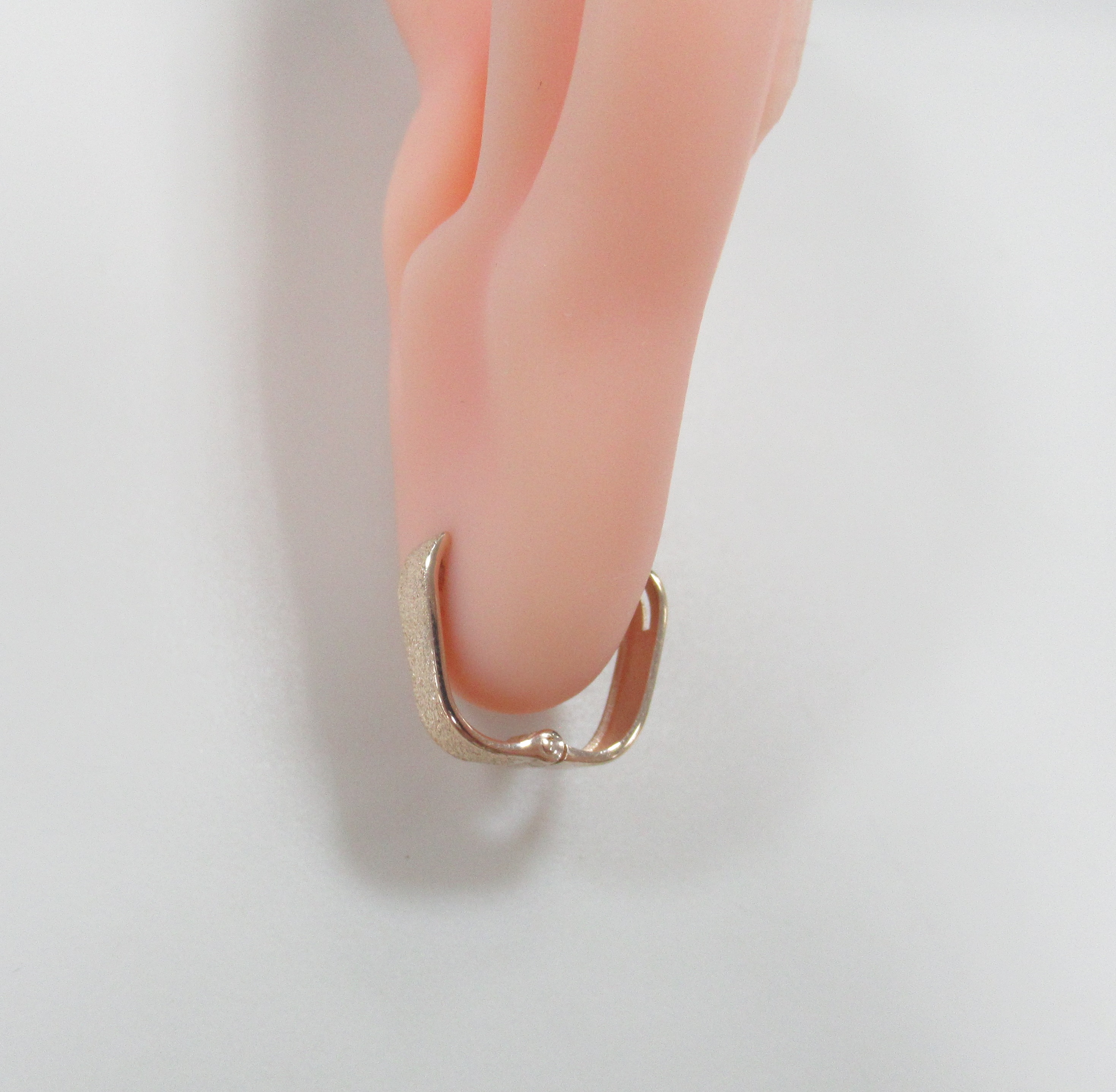 10519-000637 Серьги (Au 585)